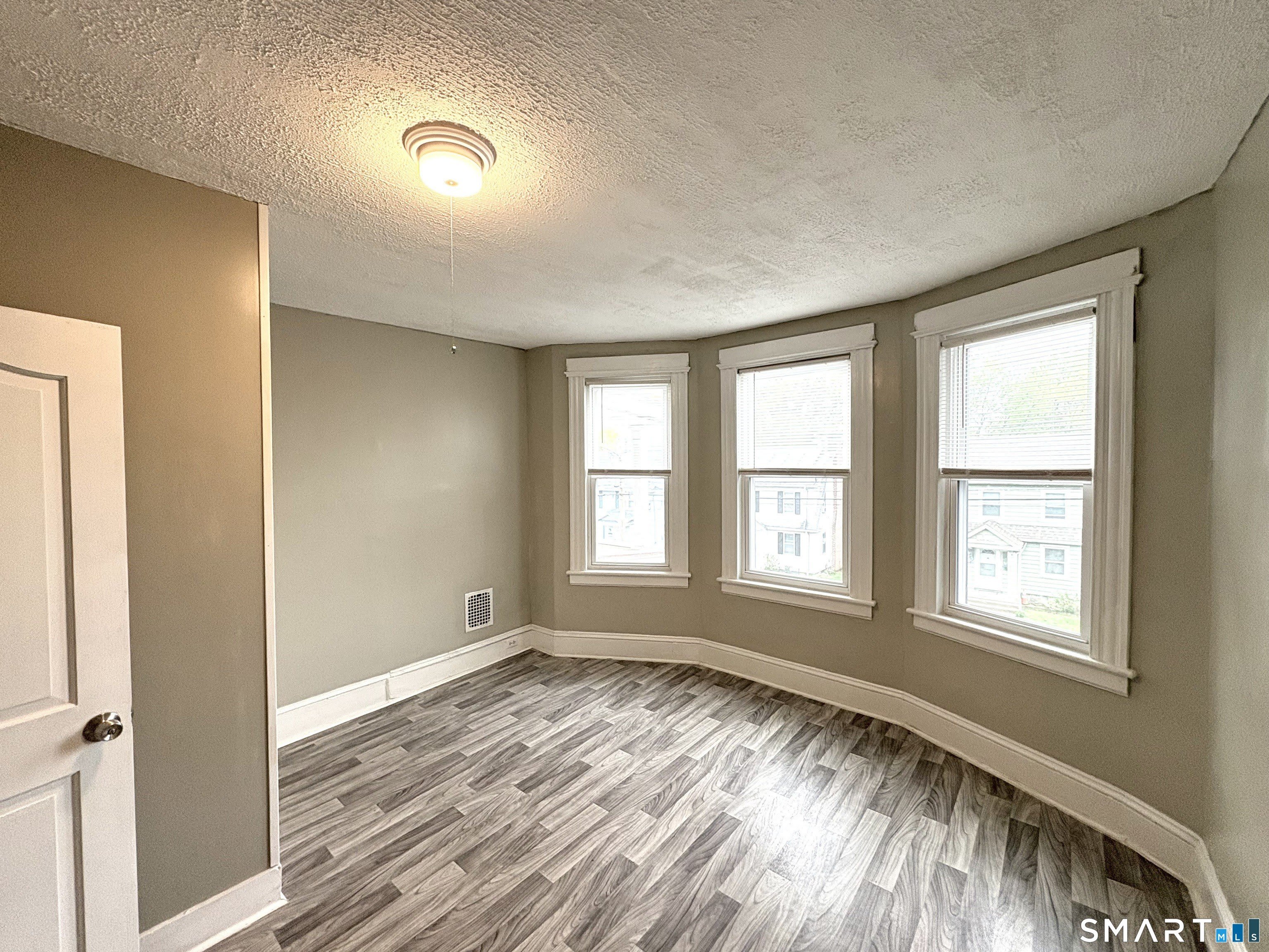 208 Fairview Avenue – photo 3
