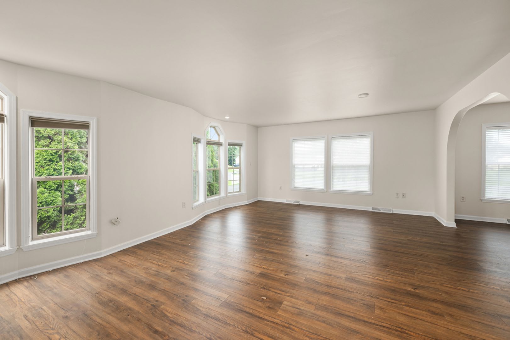 Milton Gem For Rent Spacious 3Br Home Pet Allowed Fireplace Sunroom Private Yard 2 495 00 Month – photo 4