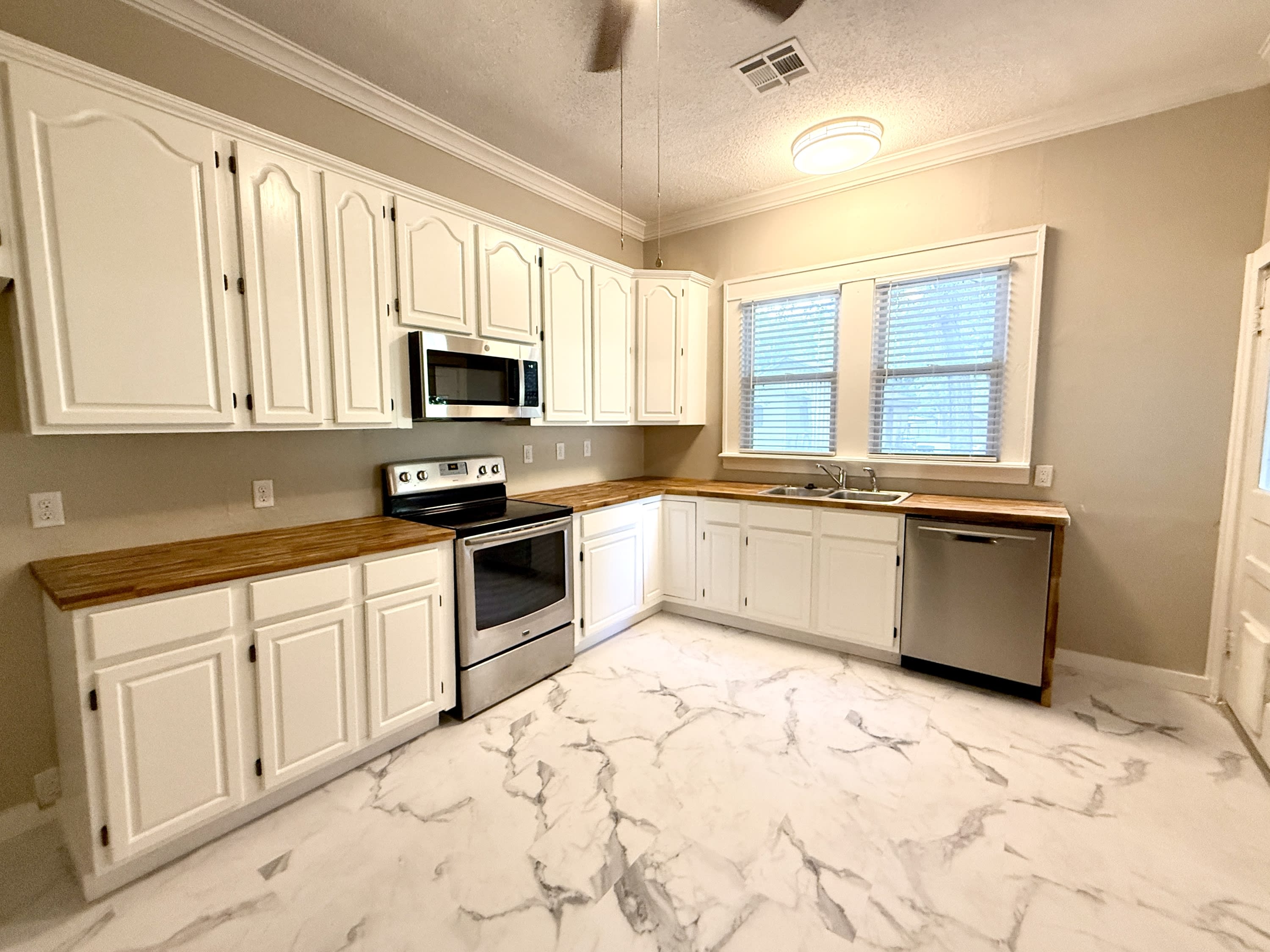 817 C Street Southeast – photo 3