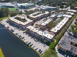 6709 N Kendall Dr – photo 3