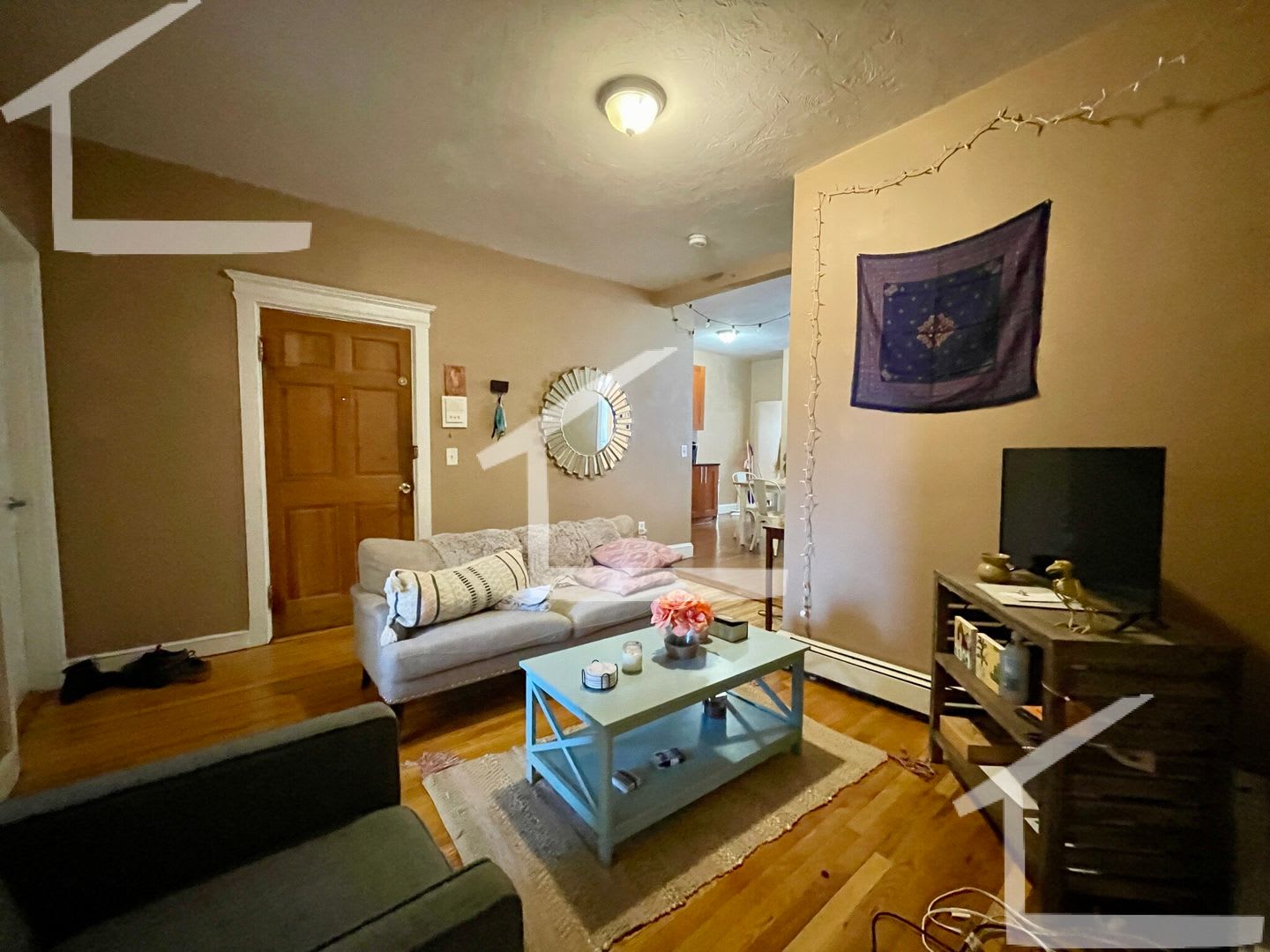 XL Modern & Sunny Apt near T! Perfect for BU students and working pros alike! – photo 3