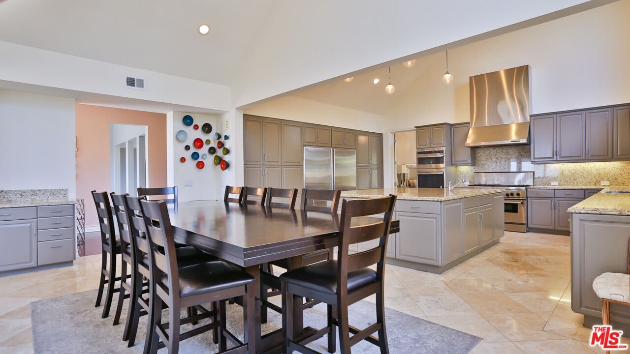 14445 MULHOLLAND Dr – photo 3