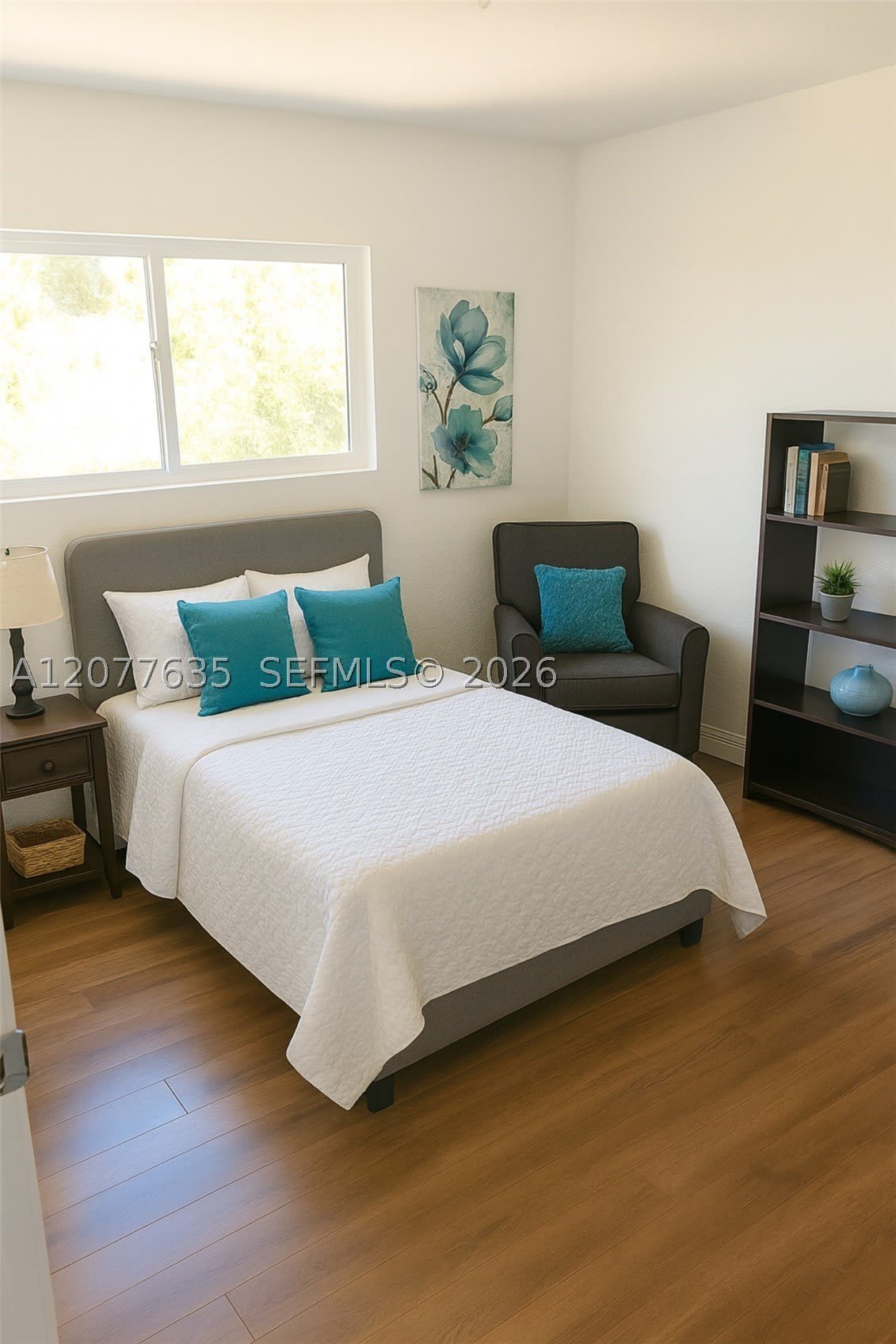 318 NE 166th St – photo 2