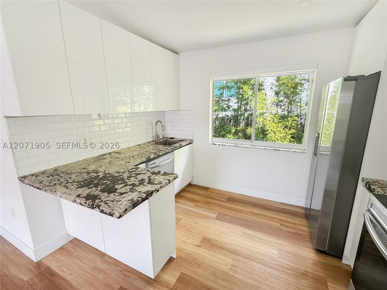 8035 Lake Dr – photo 3