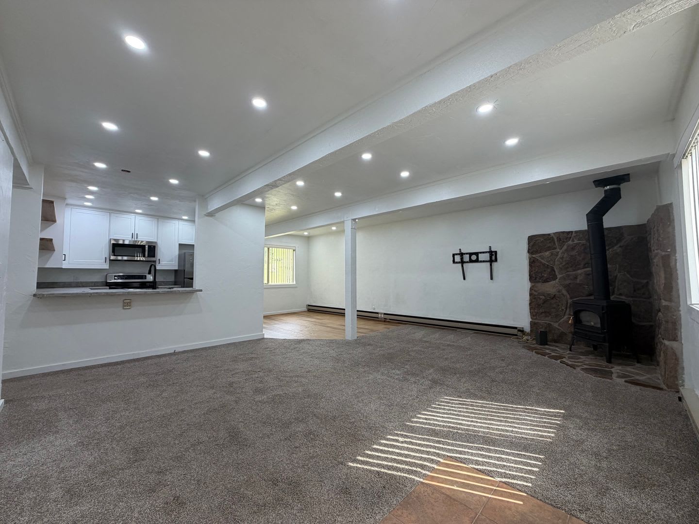 Meadow 2-bedroom, 2-bathroom apartment with garage available immediately. – photo 3