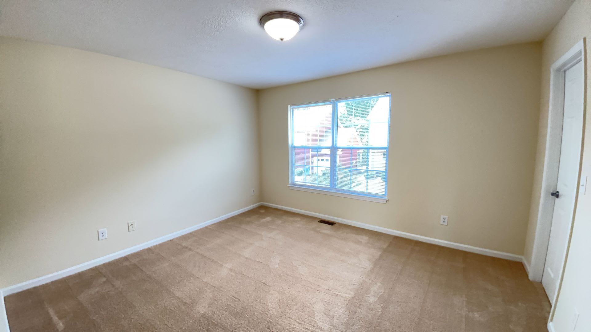 3 Bedroom, 2.5 House – photo 5