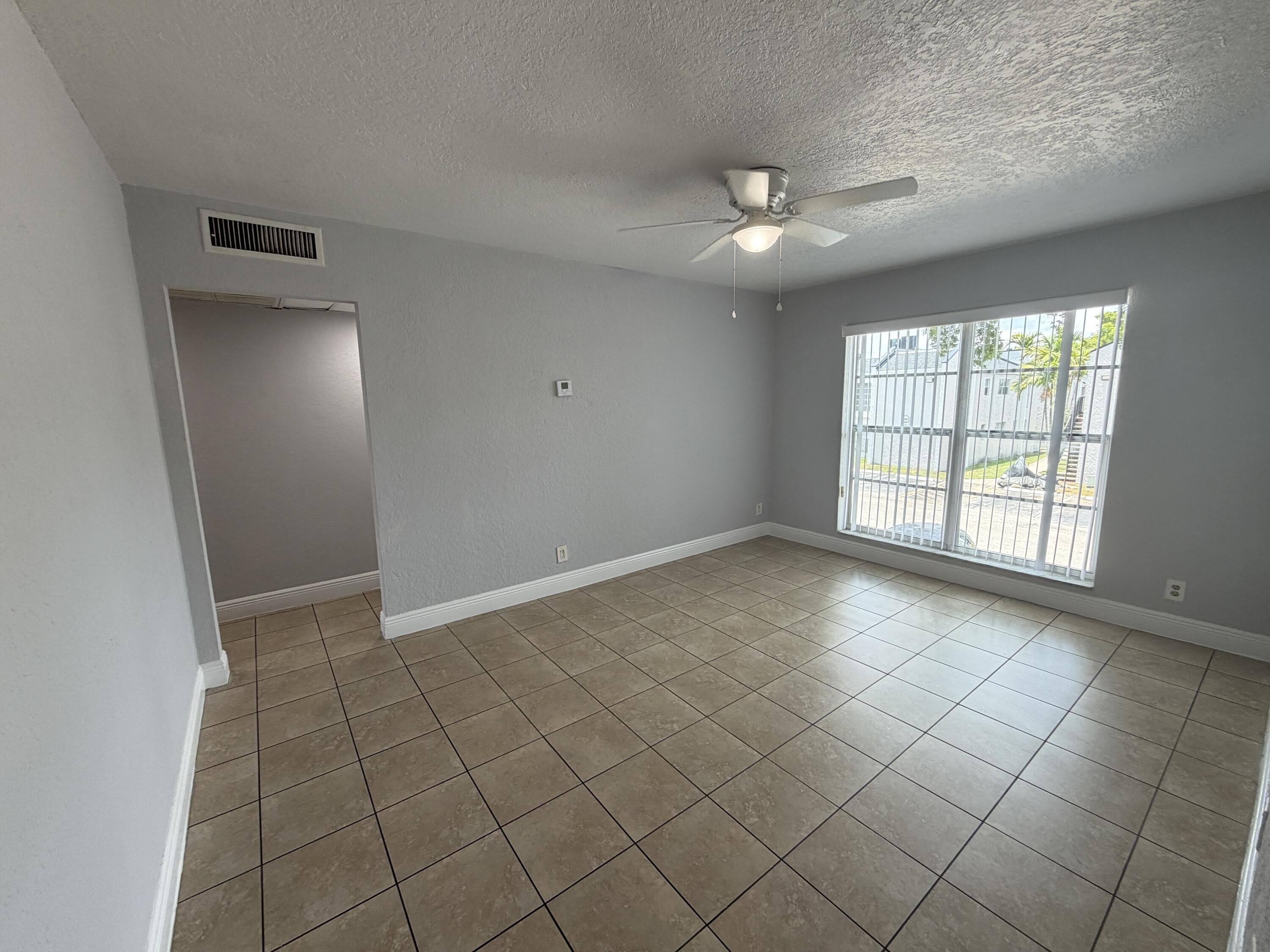 4423 TREEHOUSE Lane – photo 5