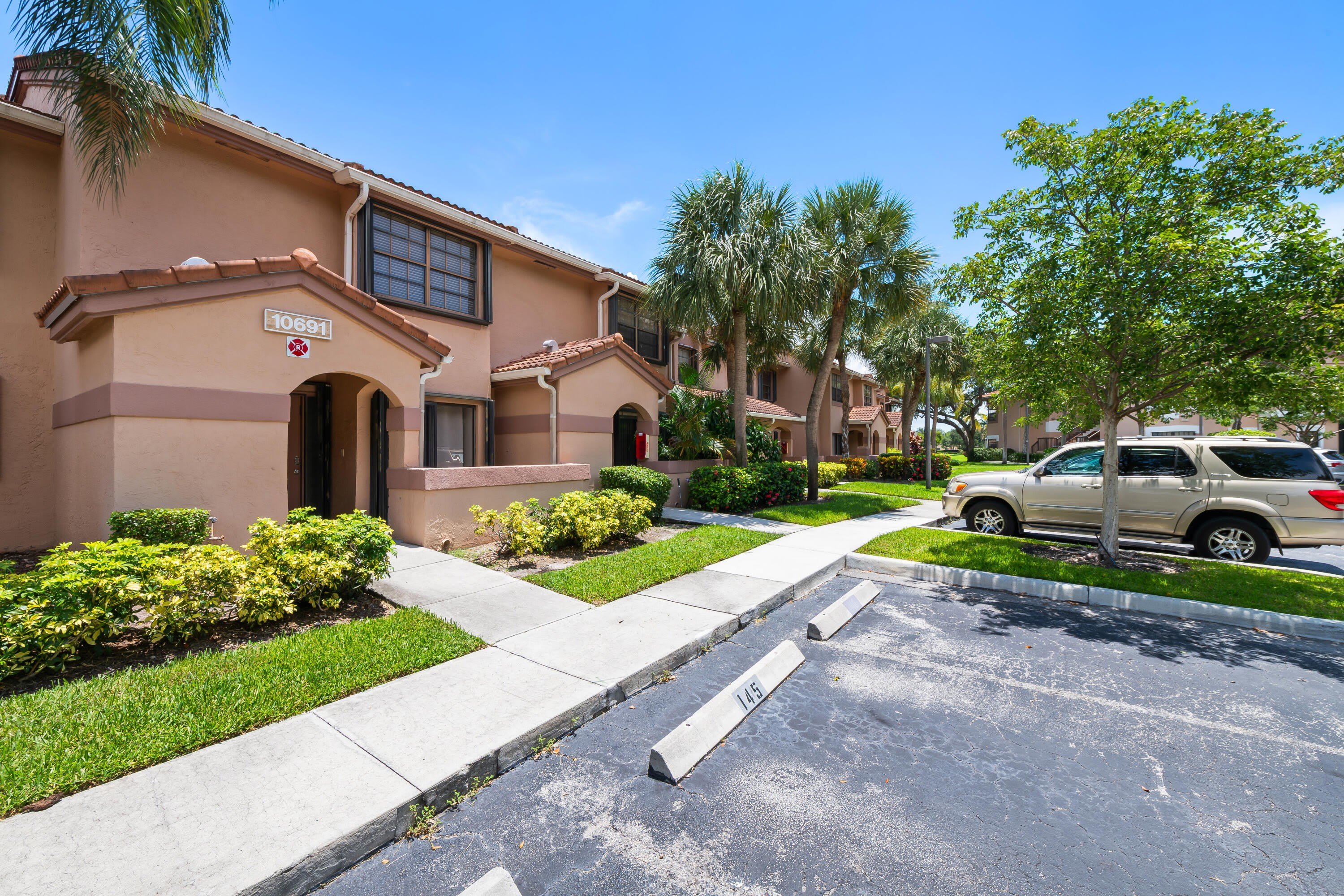 10691 NW 14th Street – photo 3