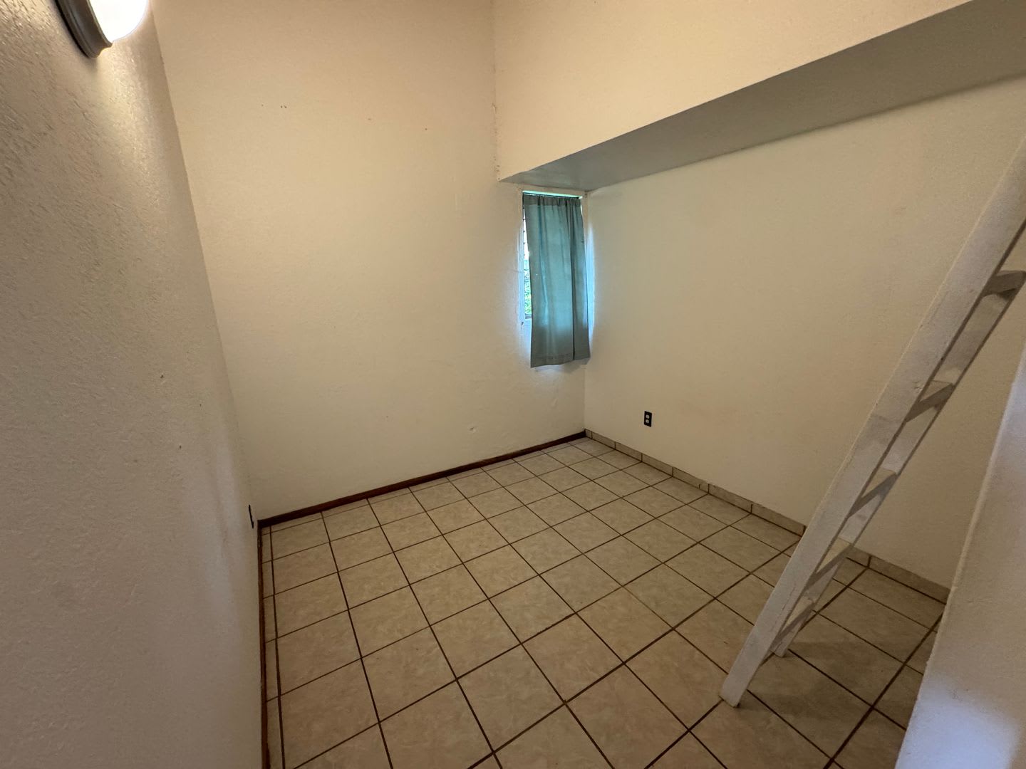 Rustic Haiku 1 bedroom 1 bath unit – photo 4