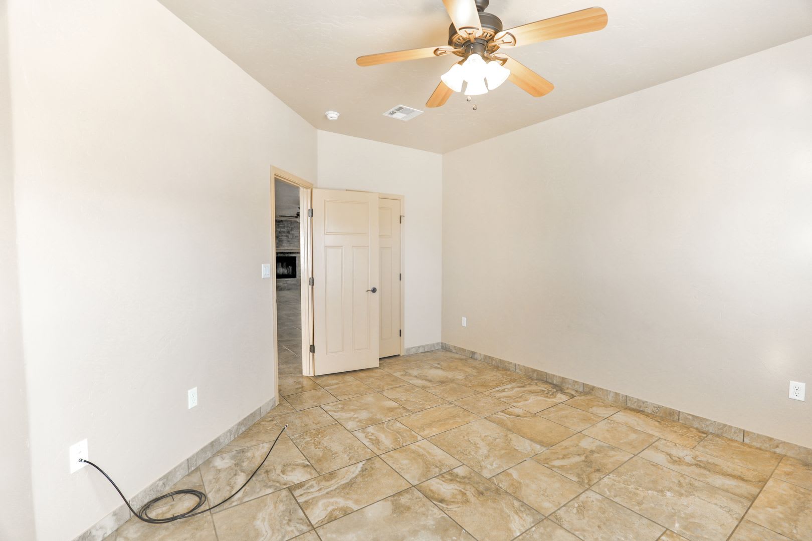 Beautiful 4 bedroom 2 bathroom – photo 4