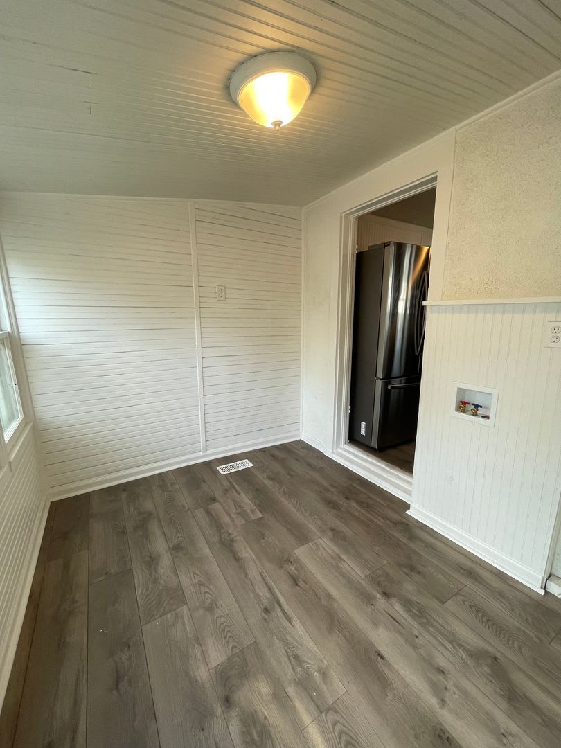 896 W 5Th Ave – photo 3