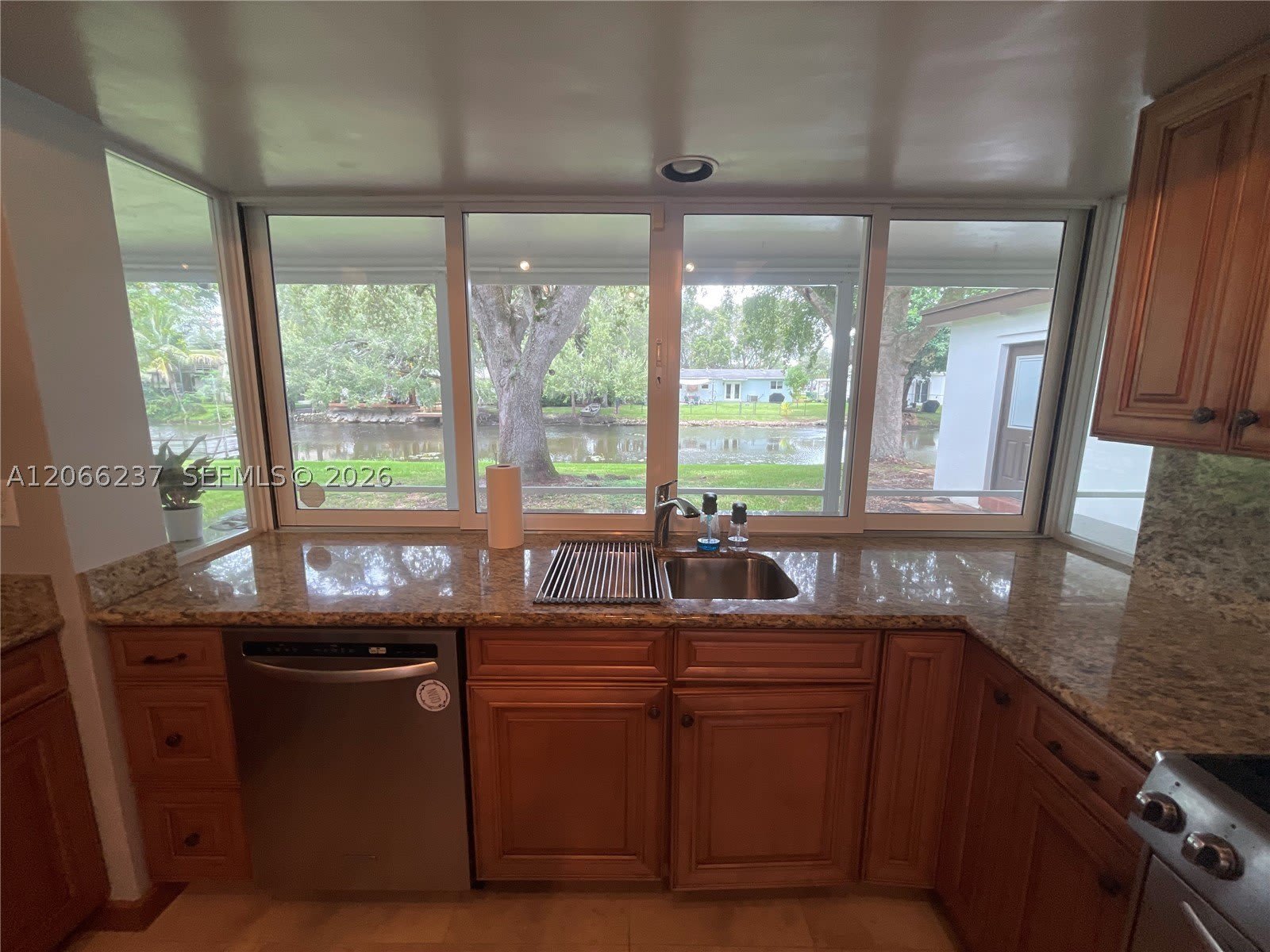 9301 SW 54th St – photo 2