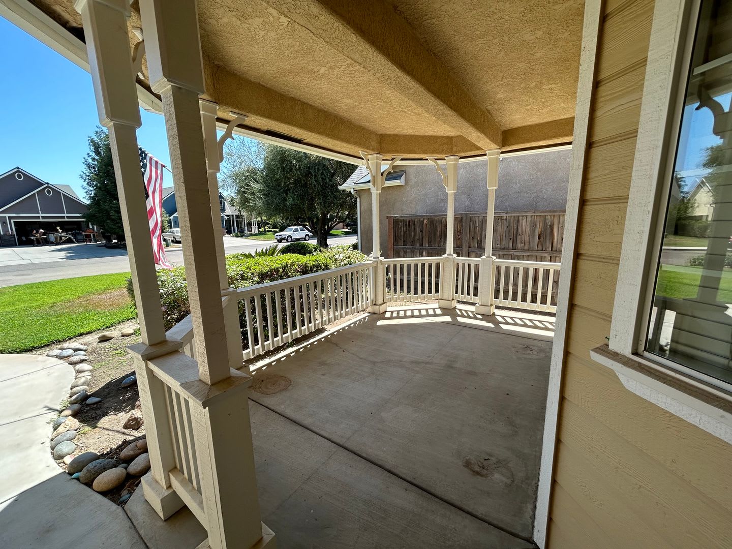 Beautiful 4 Bed 2 Bath Home in North West Visalia off Akers & Riggin! – photo 2