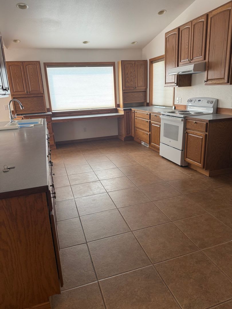 Beautiful 3 bed, 2 bath farmhouse in Colfax on 3 acres! – photo 5