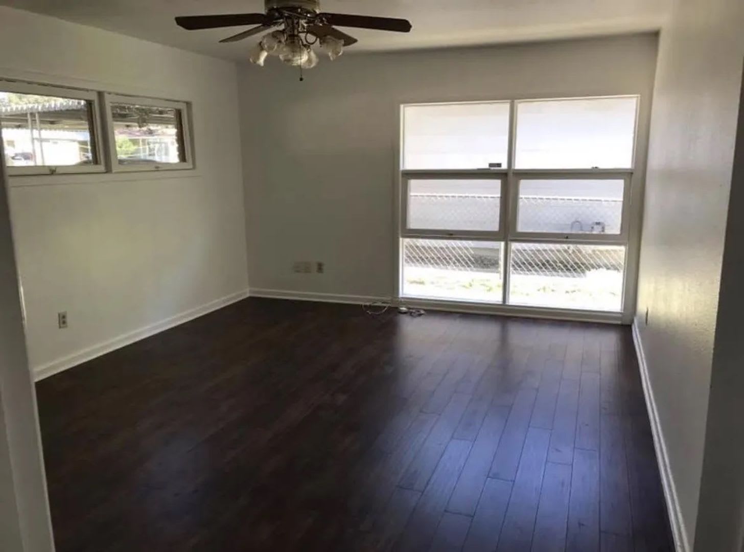 Room in 4 Bedroom Home in San Antonio – photo 2