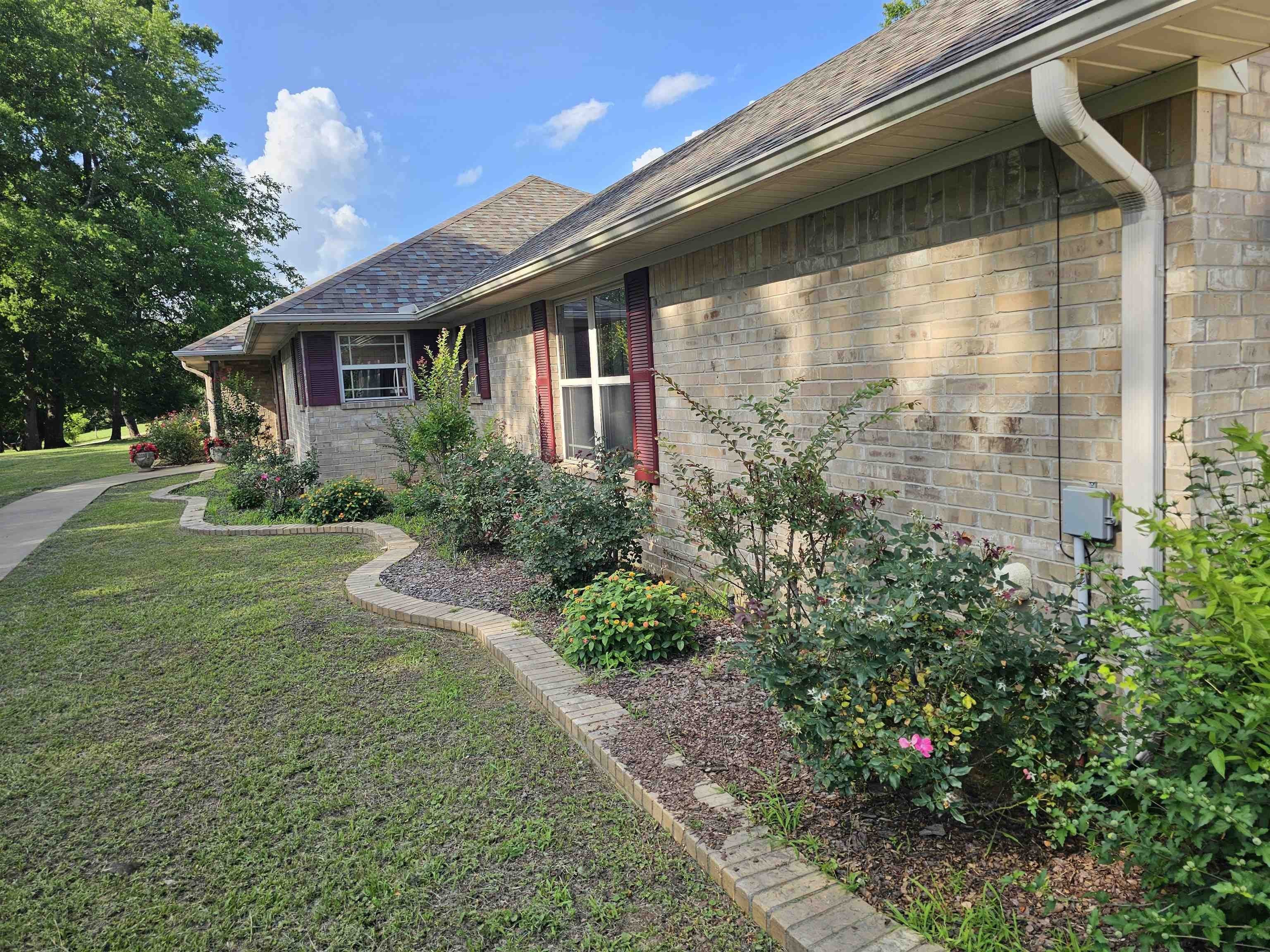 1316 E CR 236 – photo 2