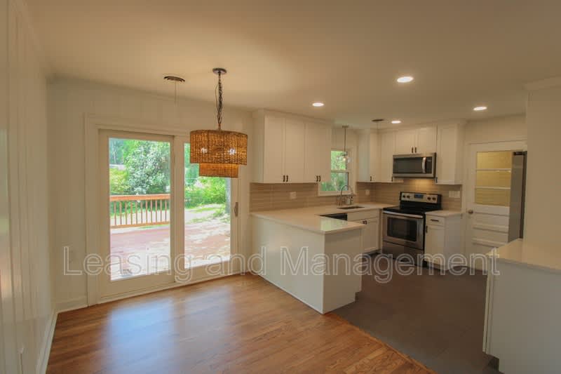 927 Holly Court – photo 4