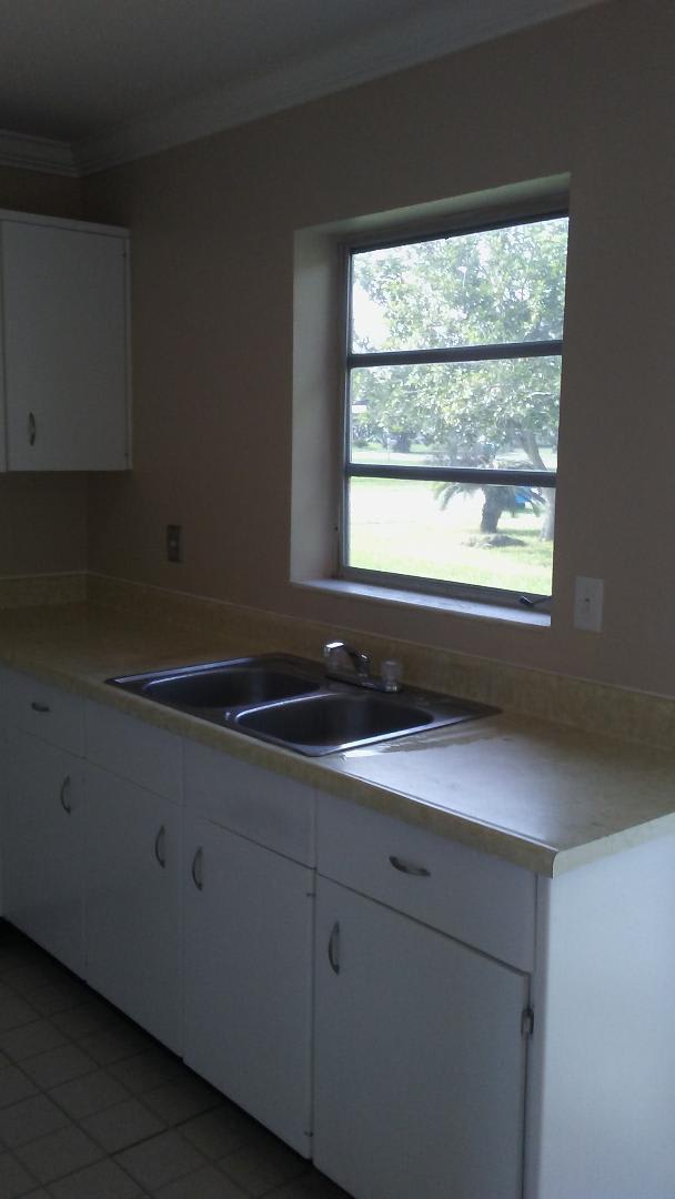 1St Month Free Rent 2 Bed 1 Bath Home Pet Friendly Washer Dryer Hook Ups Section 8 Welcome – photo 5