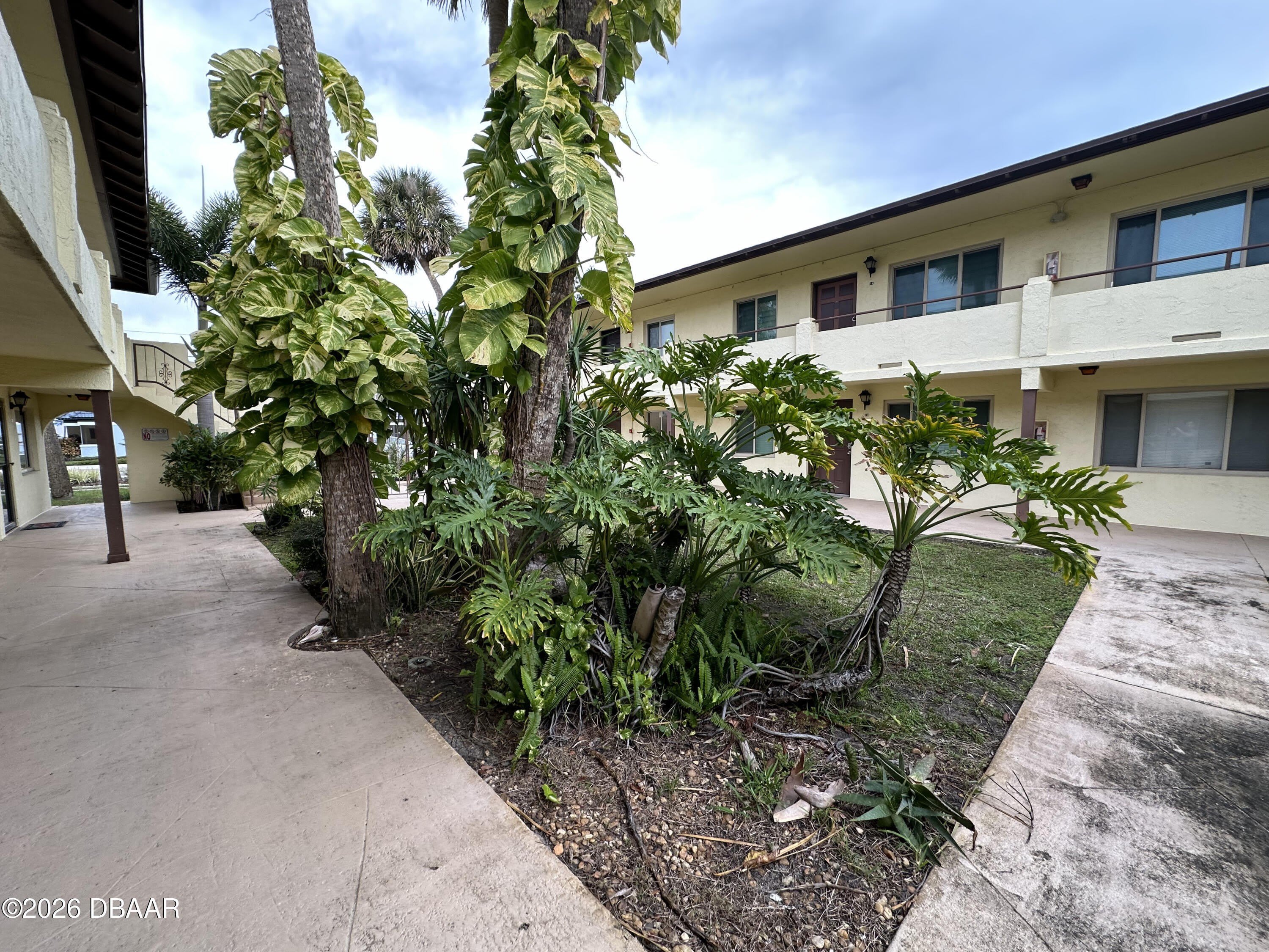 400 Oakridge Boulevard – photo 3