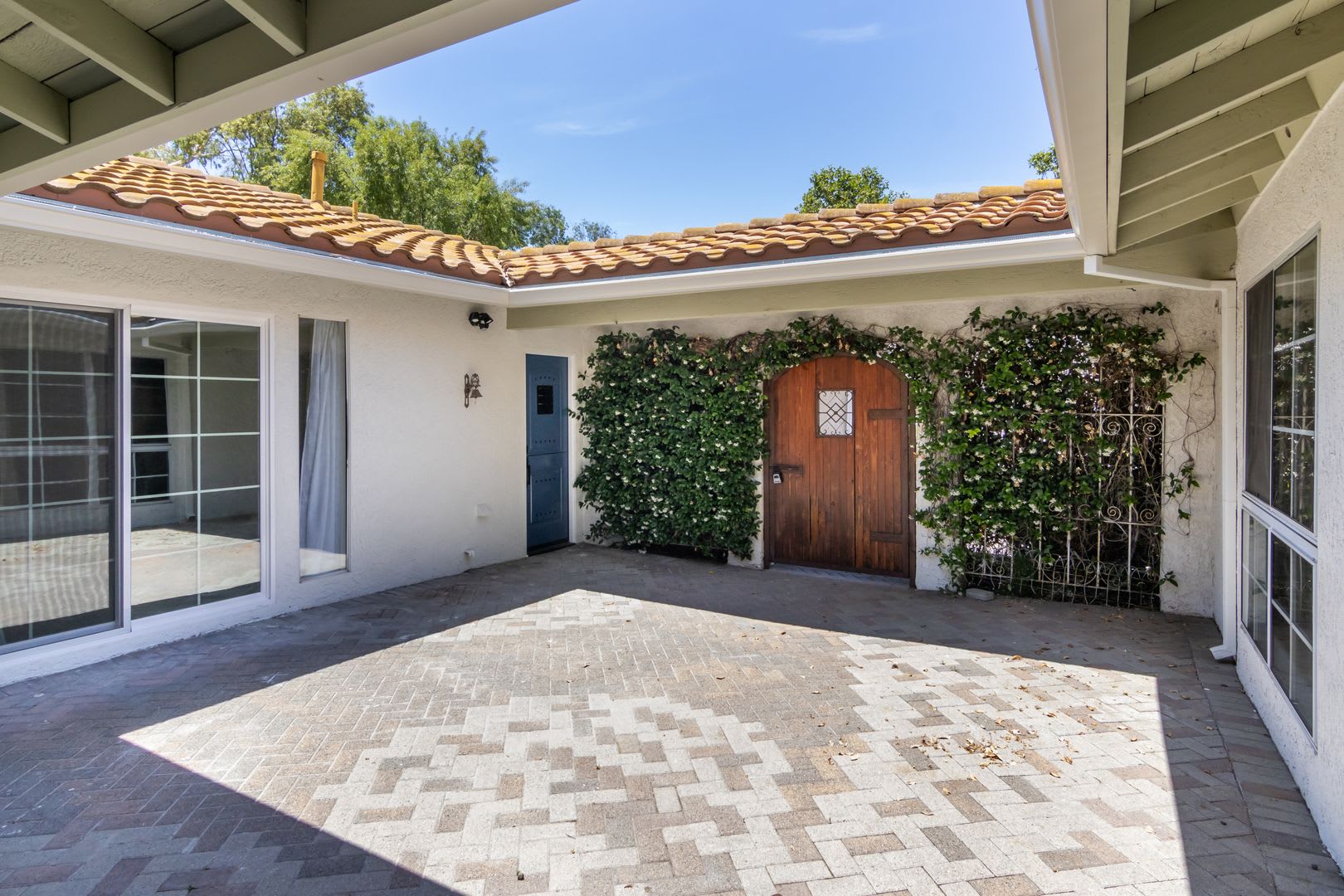 Beautiful First Neighborhood home! – photo 5