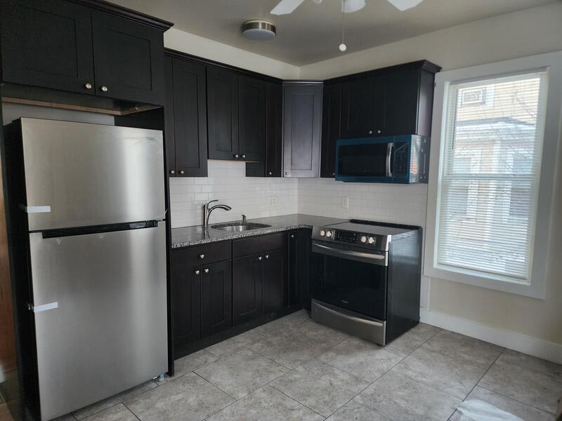 157 North Clinton Street B – photo 1