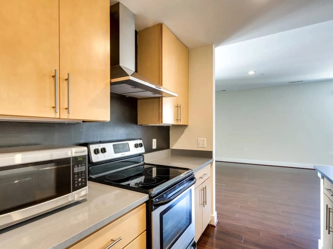2803 Winchester St – photo 4