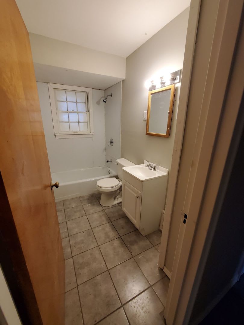 3 BR NE Canton House for rent – photo 5