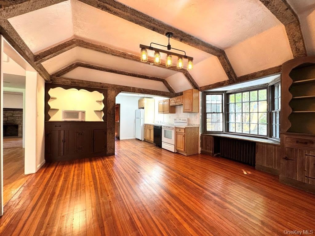 560 Taxter Road – photo 4