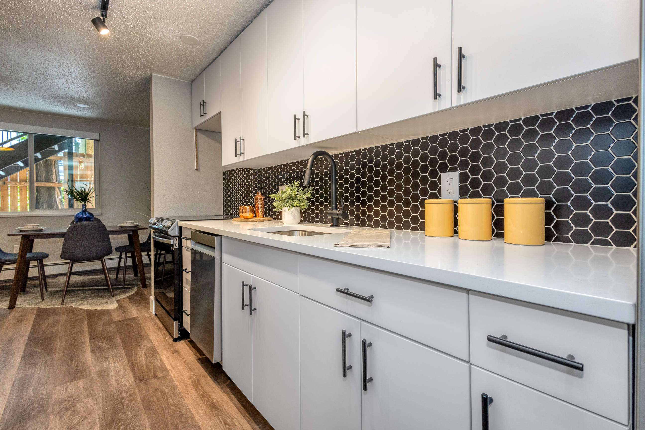 1341 Cook – photo 5
