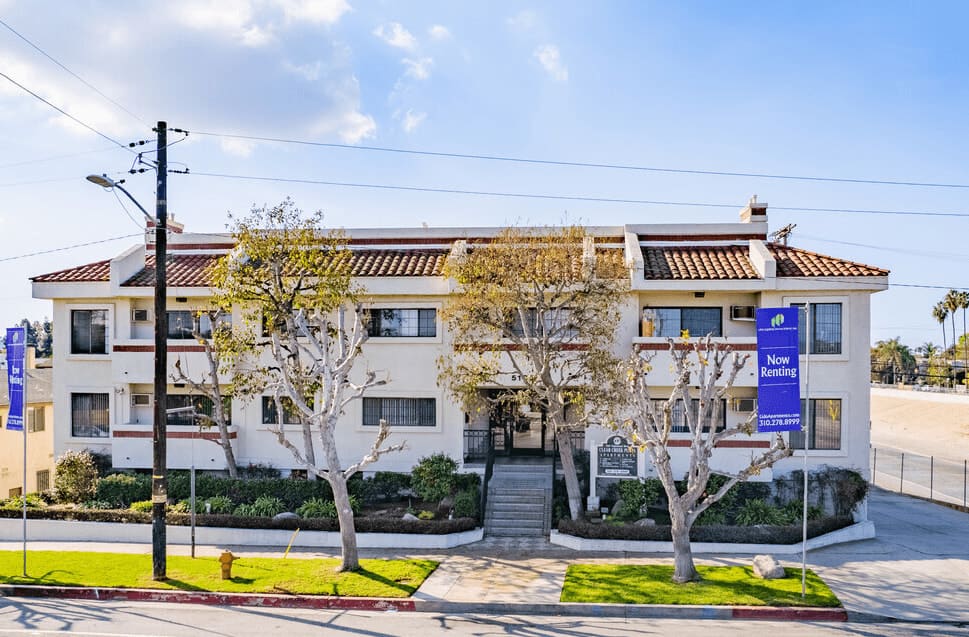 5105 Inglewood Blvd – photo 1