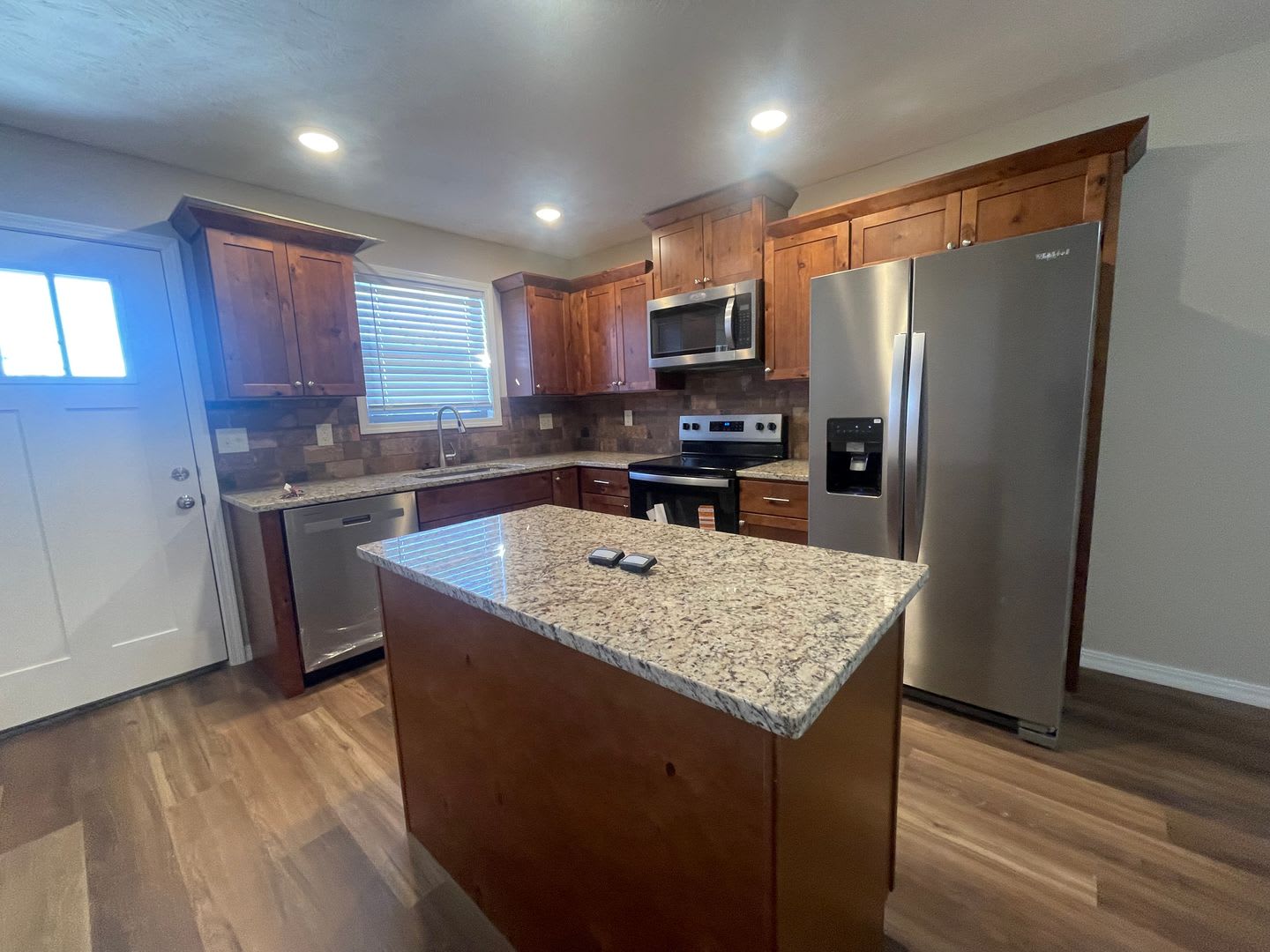 Luxury Lake Living Starts Here Brand New 2 Bed 2 Bath House In Kimberling City Year Round Vacation Home – photo 2