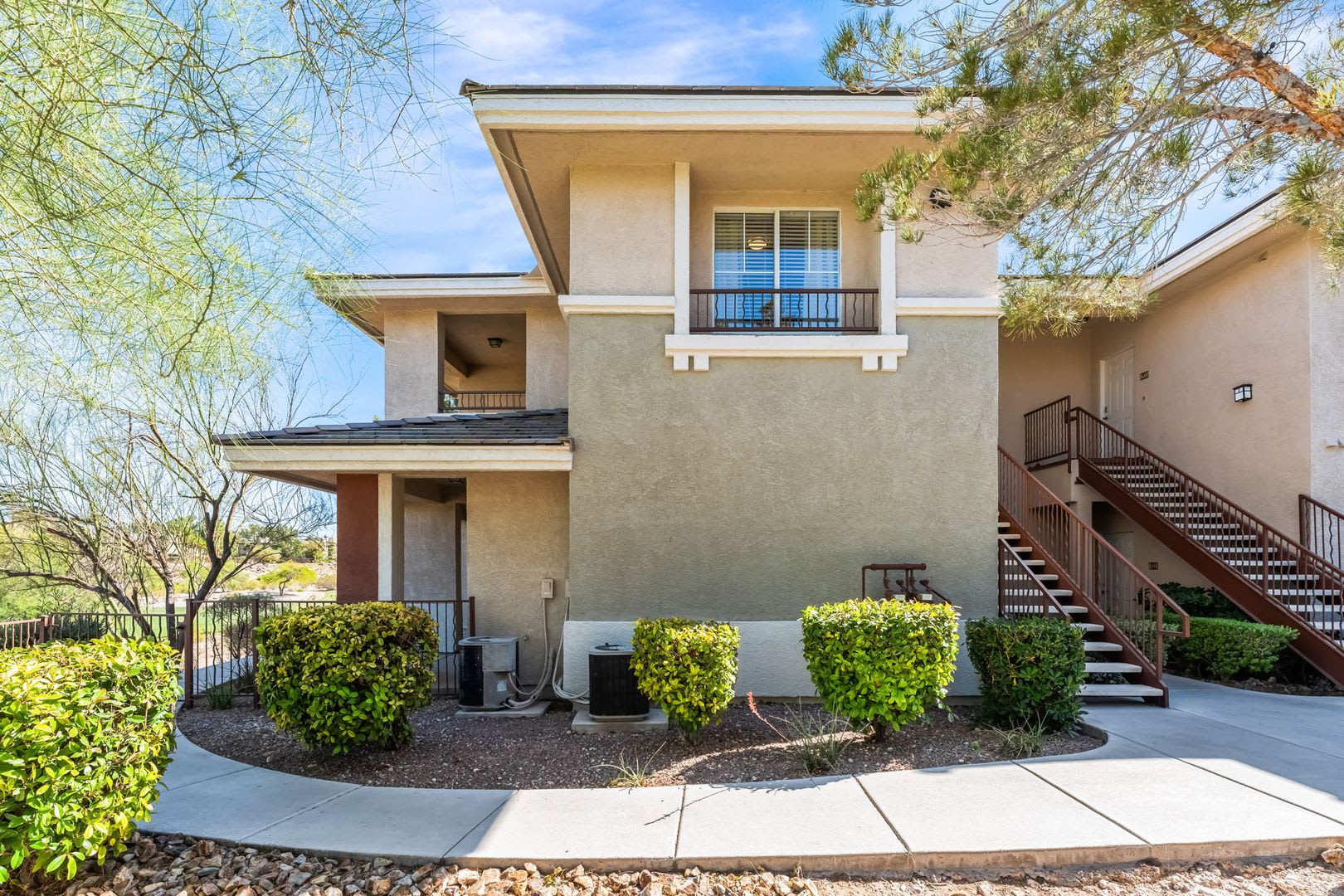 Fully Furnished with Golf Course View Condo in Gated Summerlin Community – photo 5