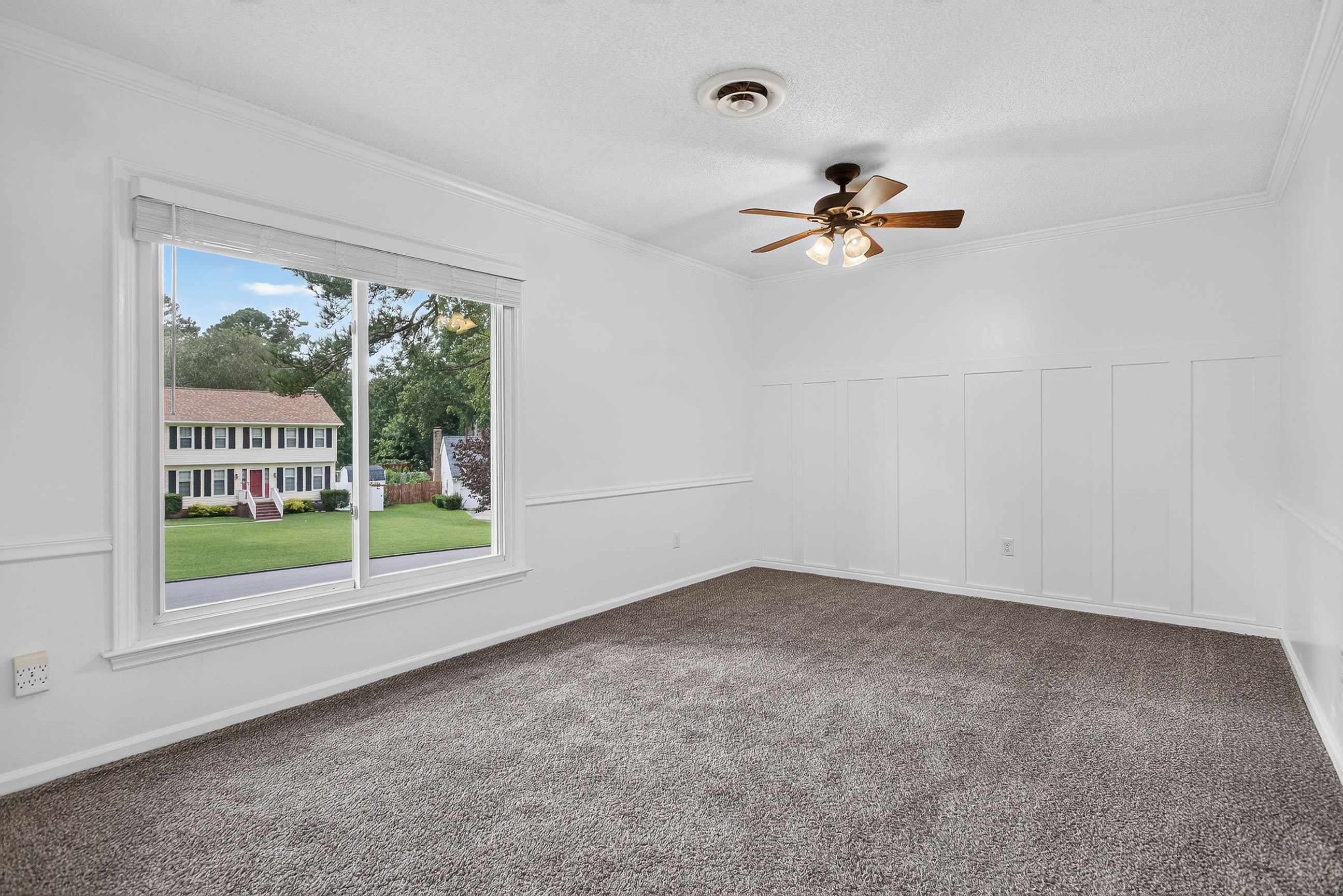 614 Clover Dr – photo 3
