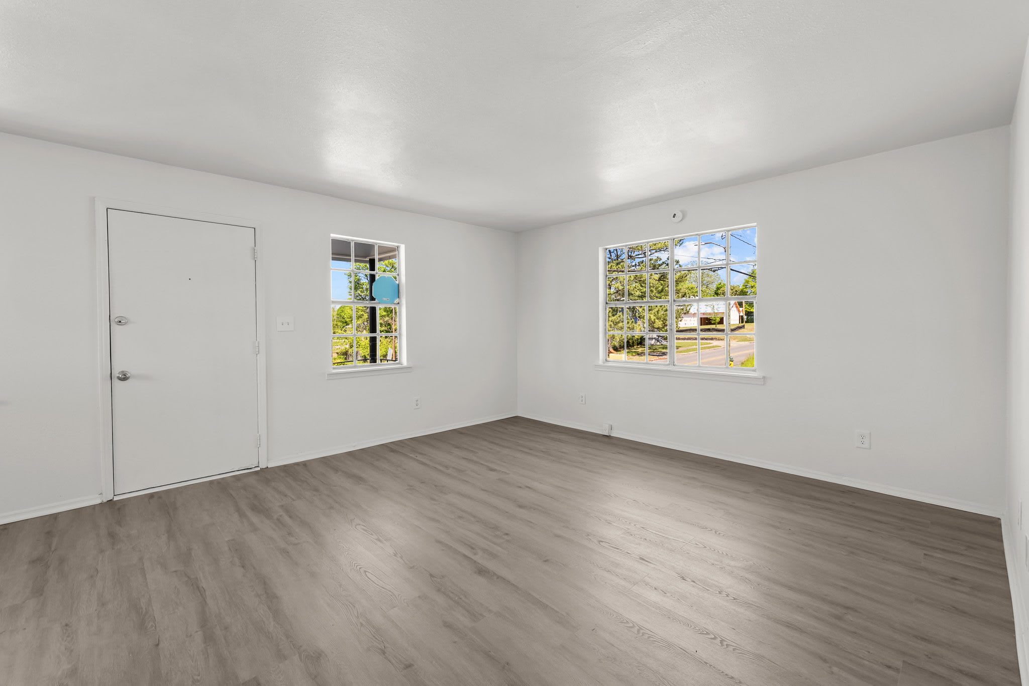 1425 Hibernian St – photo 2