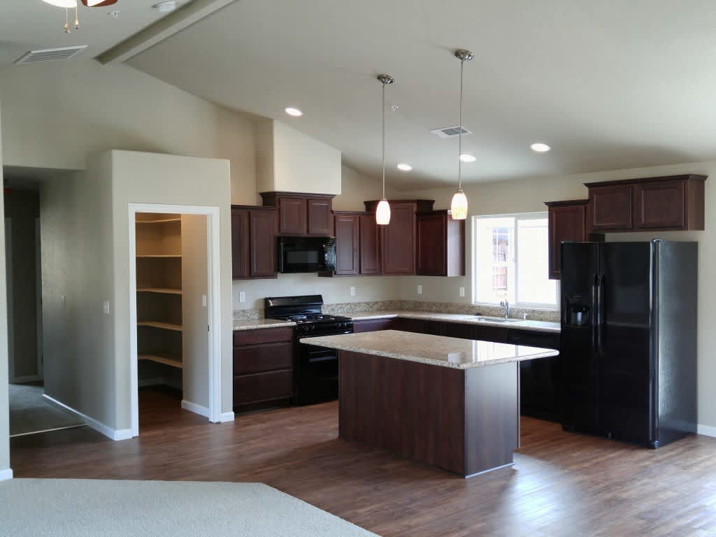 500 Move In Special Off First Months Rent – photo 5