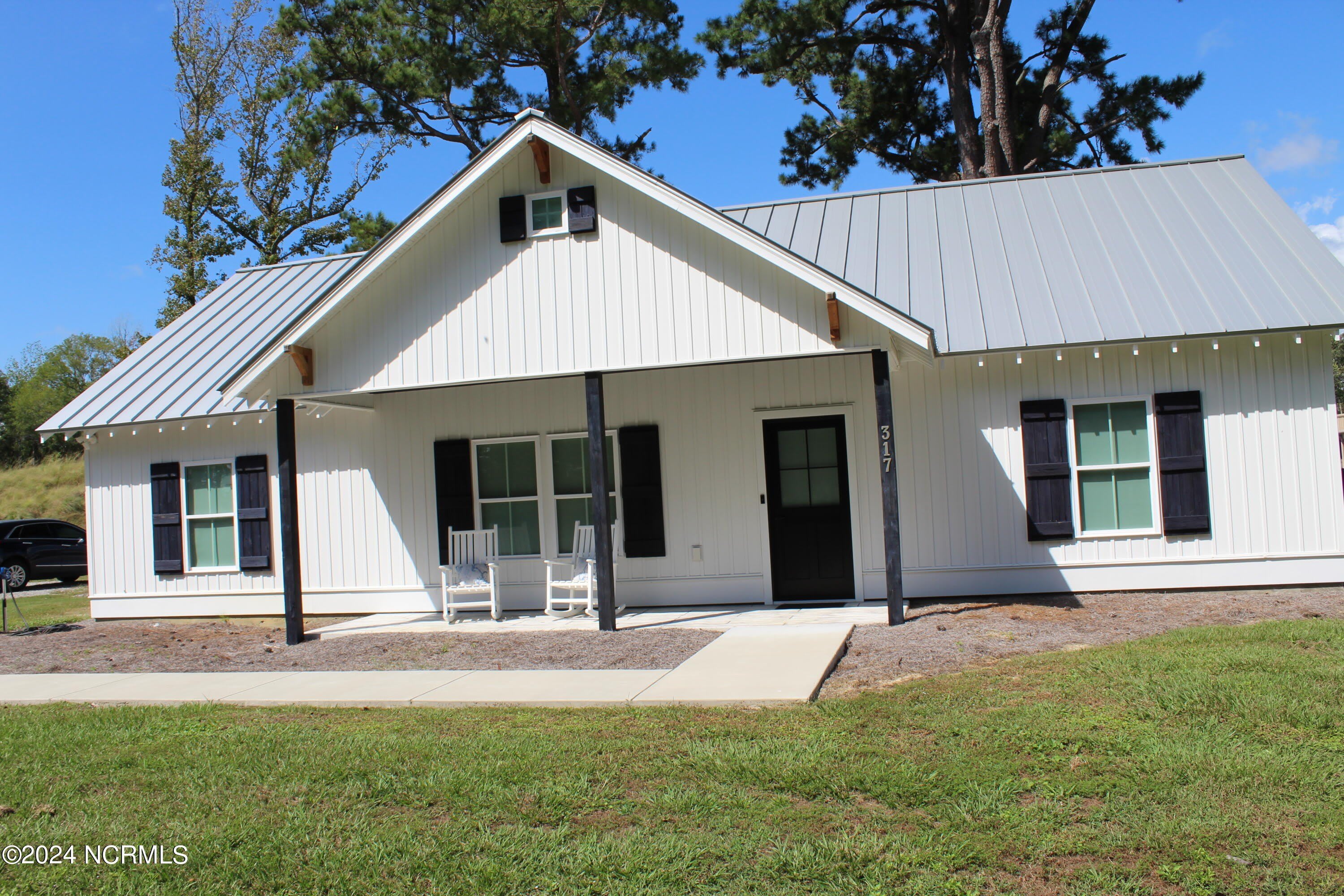 317 Stone Chimney Road SW – photo 2