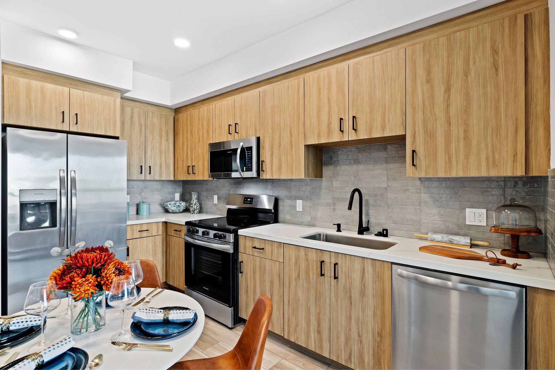 MODERNO Axis Luxury Living – photo 1
