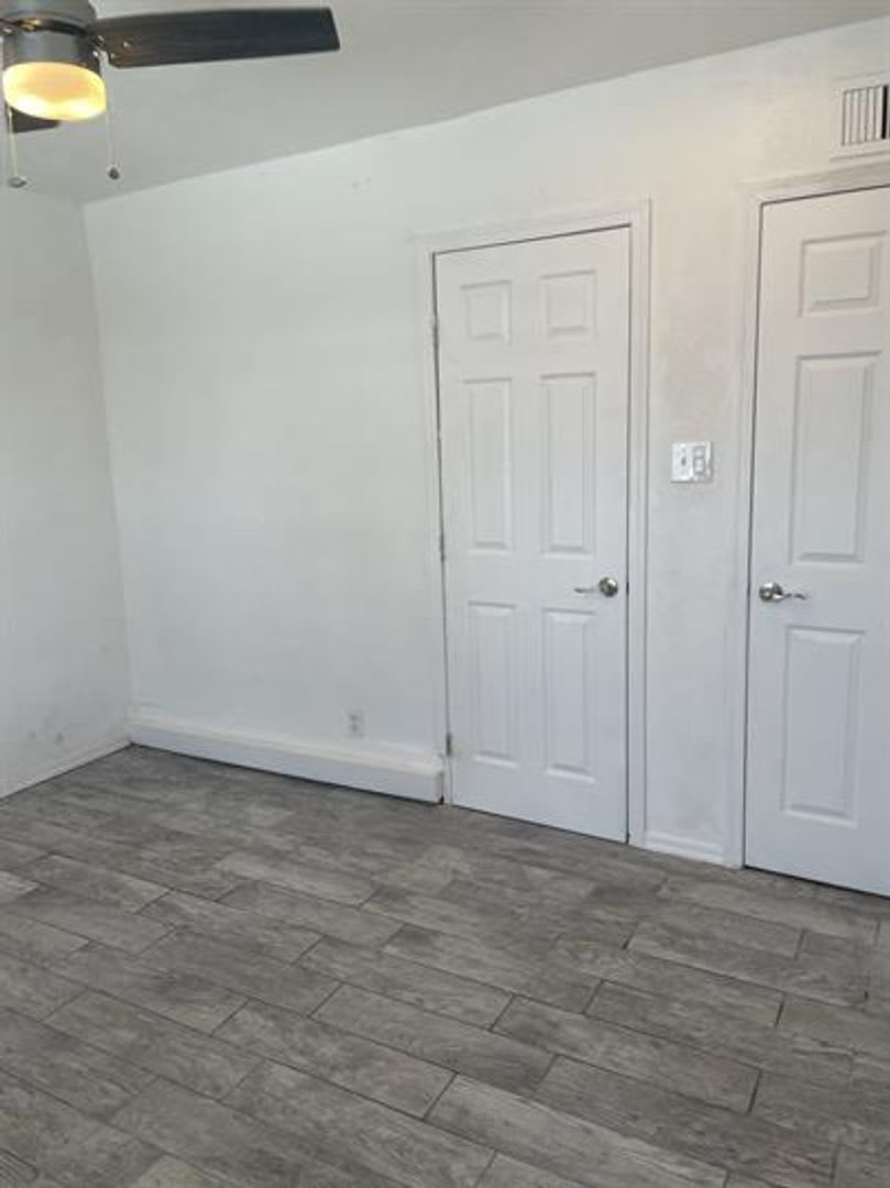 Minutes to U of A Duplex – photo 3