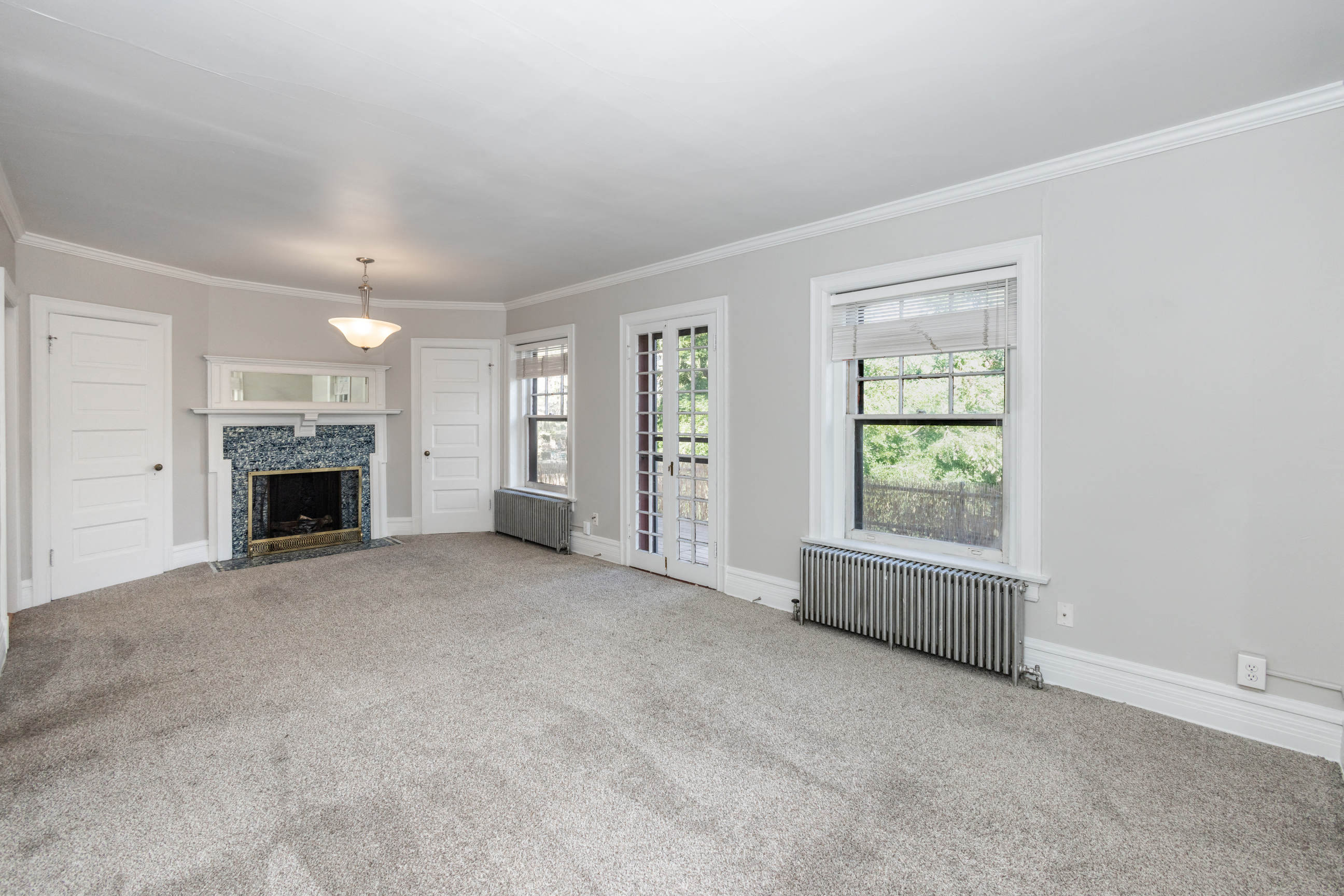 1137 E 10th Avenue – photo 2