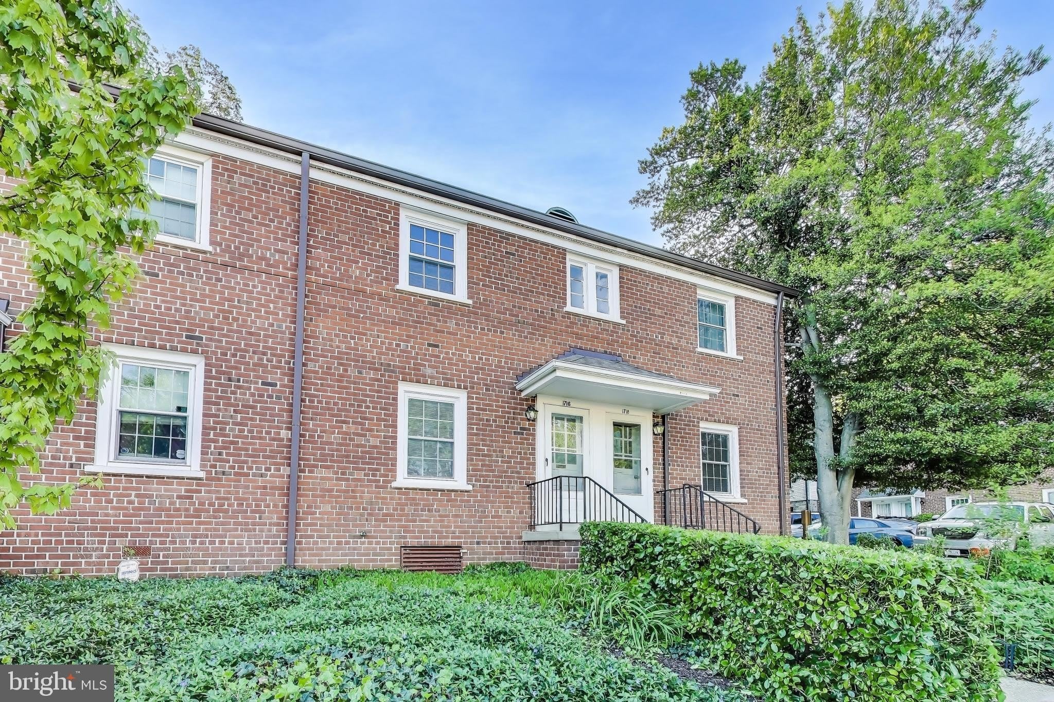 1716 E WEST Highway – photo 3