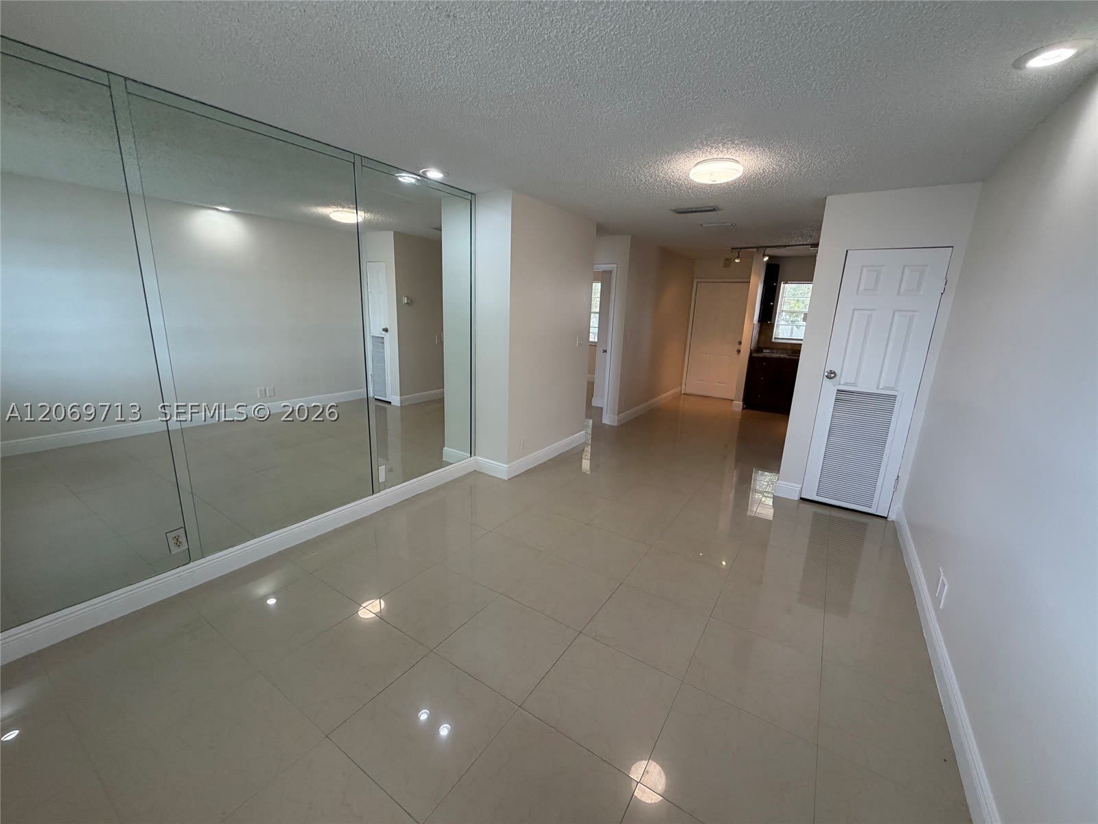 432 Lakeside Dr – photo 5
