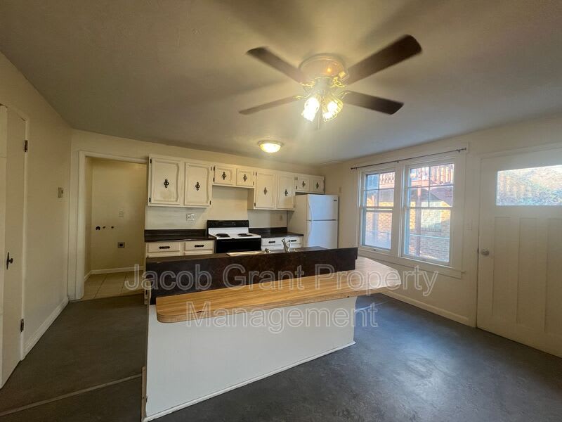 1298 Idaho Ave – photo 5