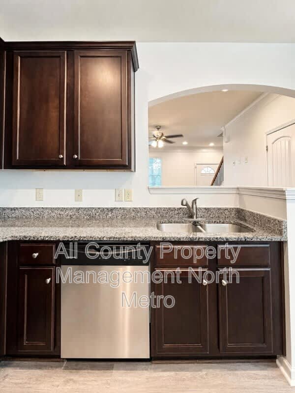 417 Village View – photo 4