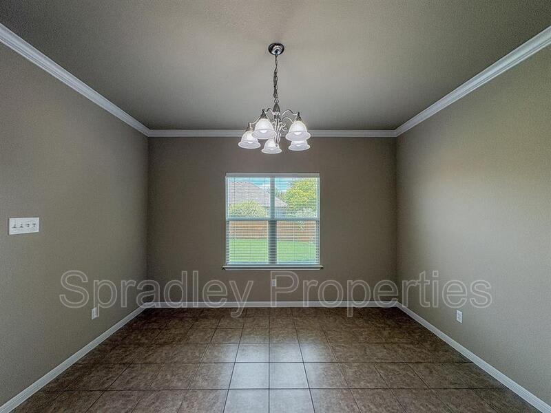 406 Banbury Dr – photo 4