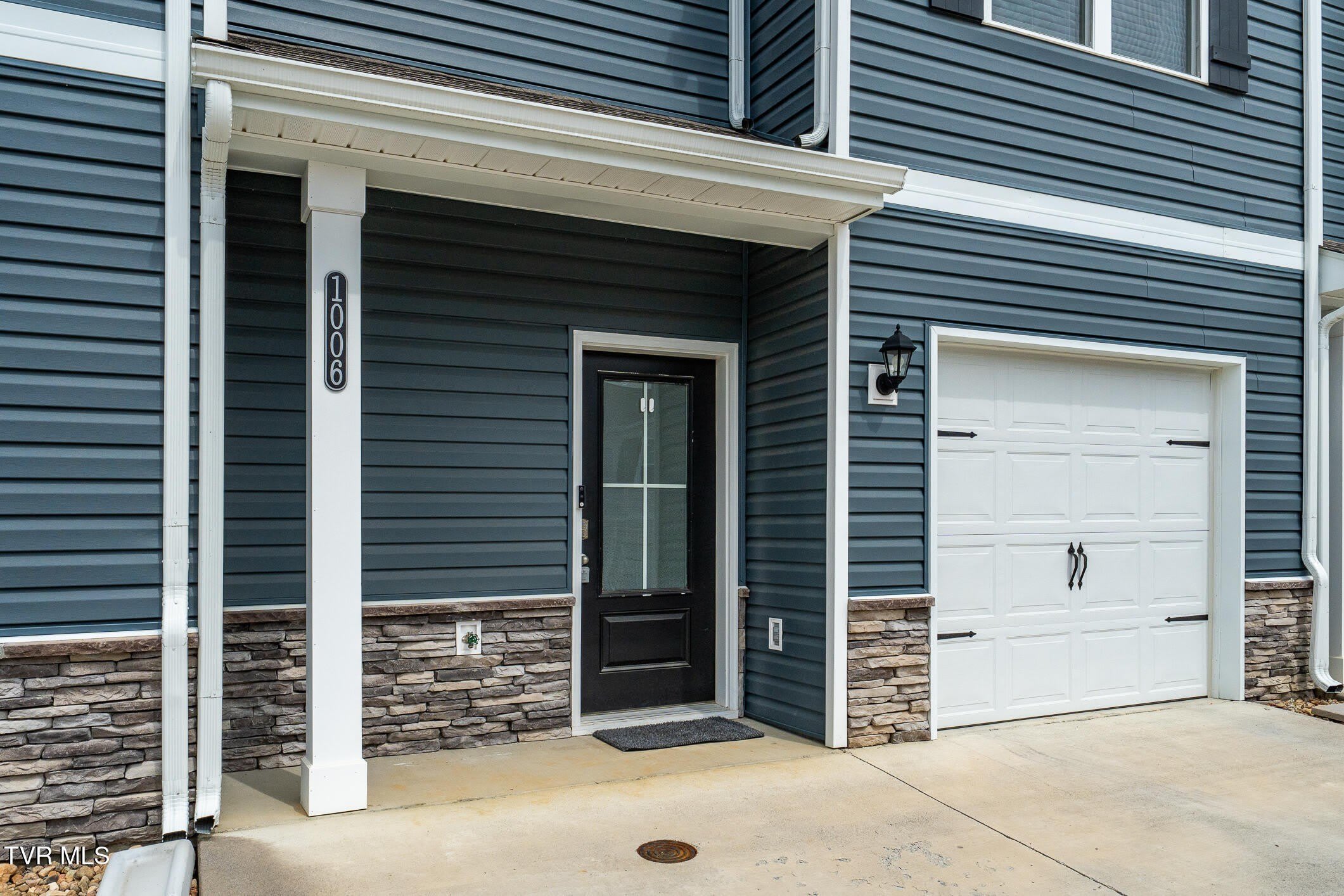 1006 Saylors Place – photo 2