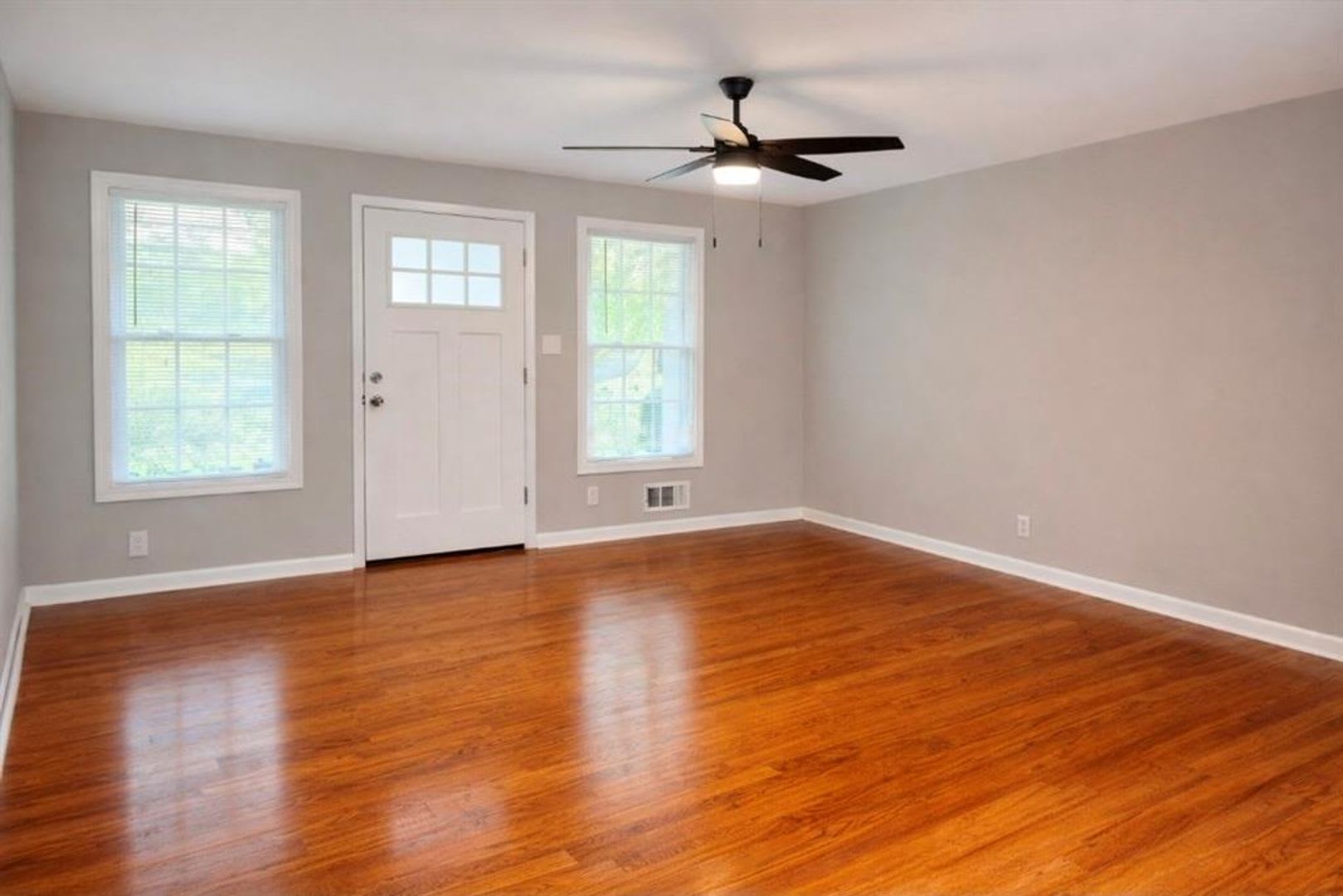 Fully Renovated Brick Ranch! – photo 4