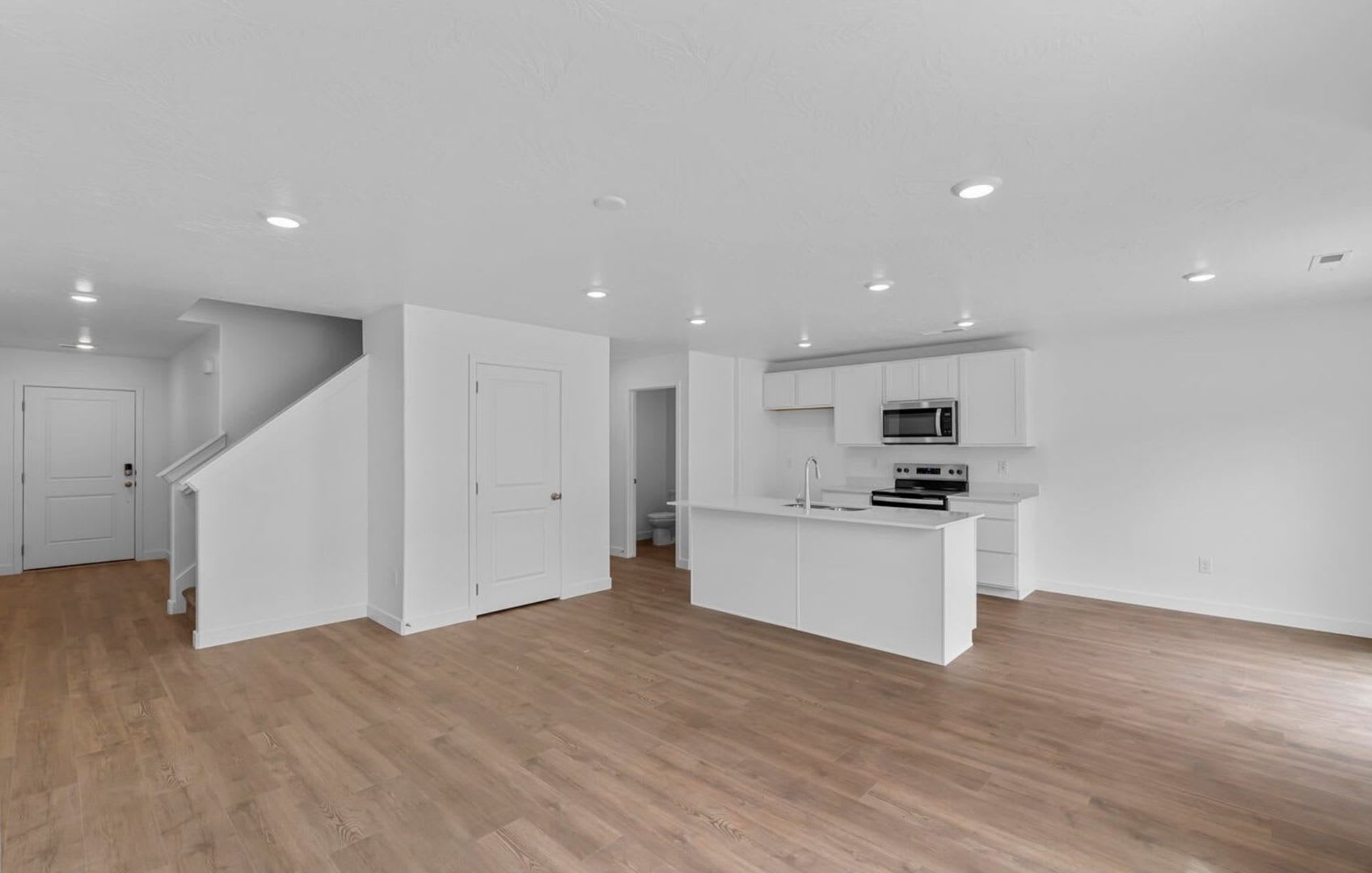 Your New Home Awaits Pet Friendly Home In Long Valley – photo 4