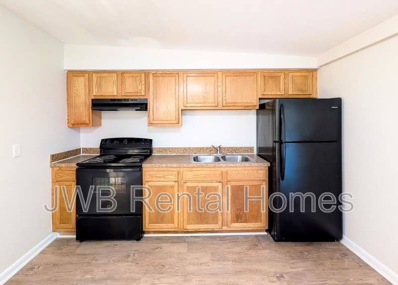 3359 Phyllis St – photo 2