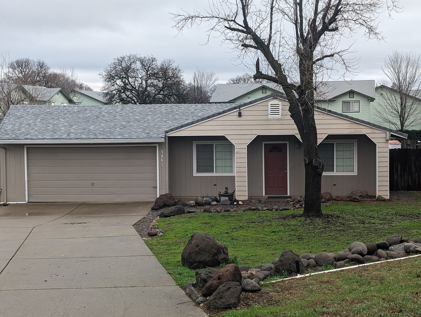 3 Bedroom 3 Bathroom House In Cottonwood – photo 1