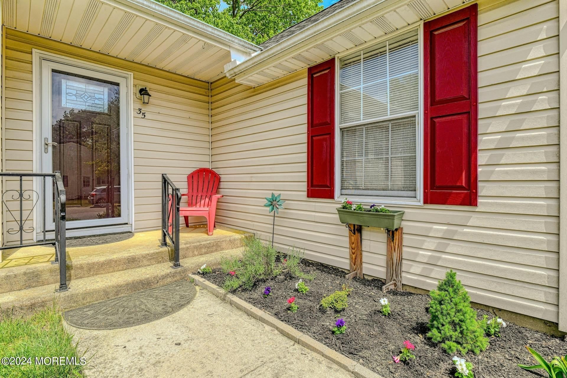 35 Auburn Street – photo 3